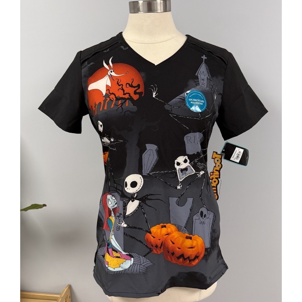 NWT Cherokee Nightmare Before Christmas Scrub Top XS Nightmare Shift Scrubs RN